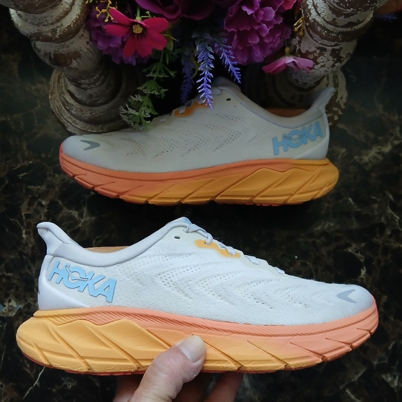 Hoka One Clifton 6 Comfort/Athletic Medical Field Shoes Size 8 for Women - Picture 1 of 11